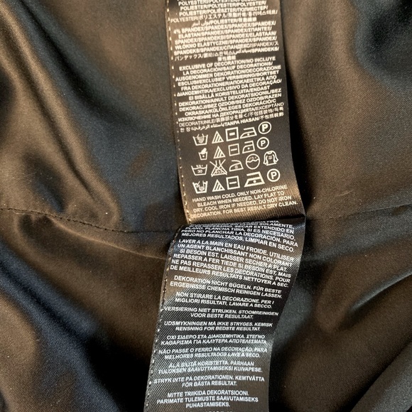 Guess Dress - Picture 9 of 9